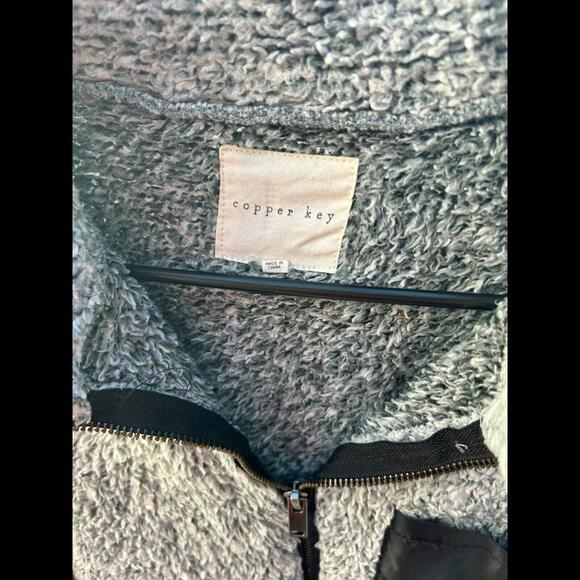 Copper Key Womens Jacket Gray Zip Up Mock Neck Faux Fur Fuzzy Long Sleeves L - Picture 2 of 6